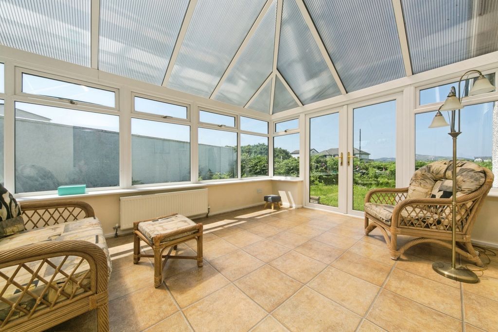 Property photo 2 of 14 Pbox-Img.Jpg