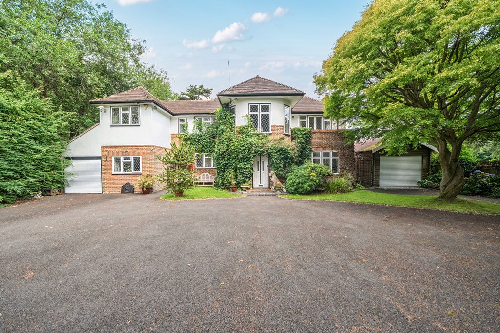 Property photo 1 of 33