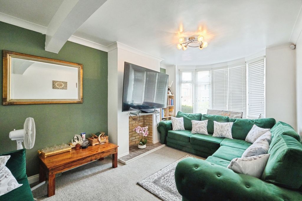 Property photo 3 of 24 Pbox-Img.Jpg