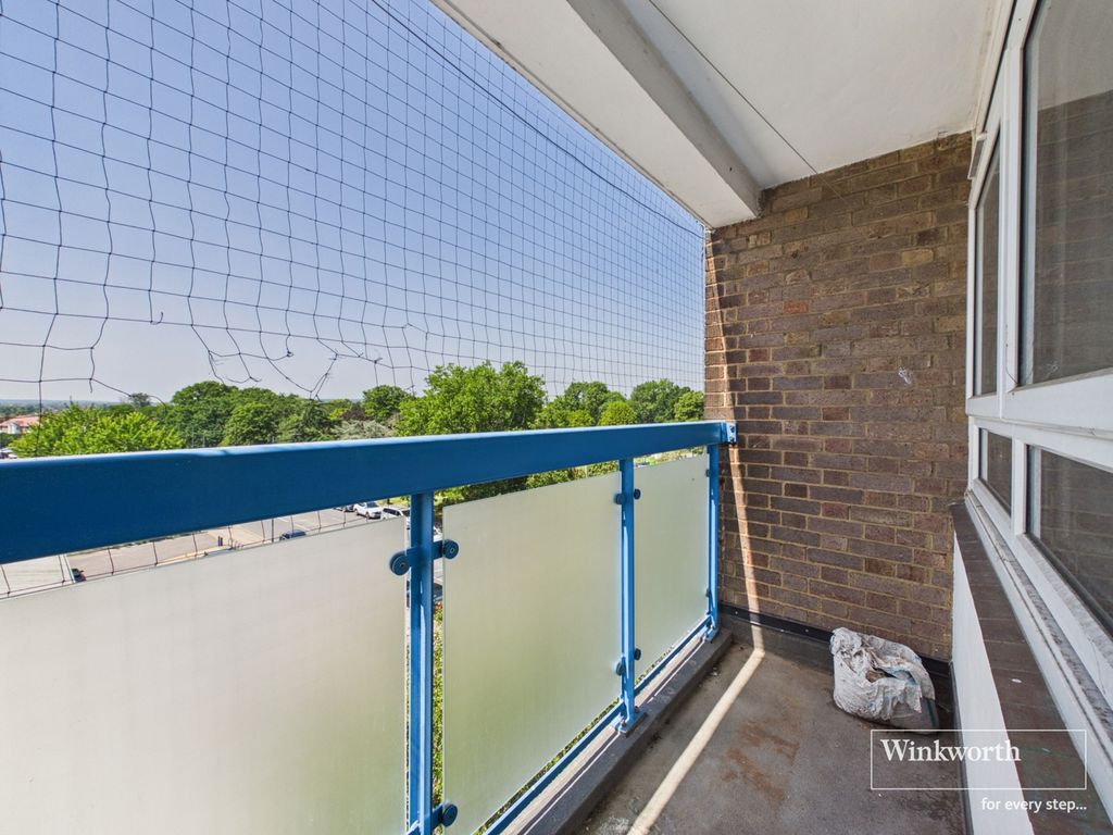 Property photo 3 of 7 Balcony