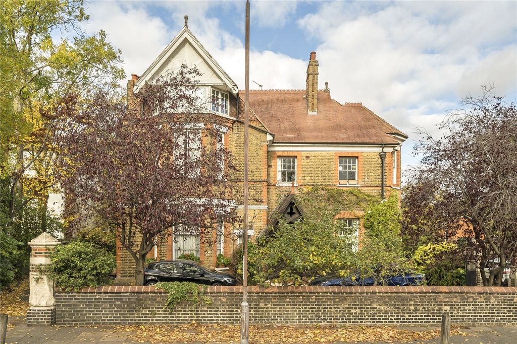 Property photo 1 of 8 Picture No. 18