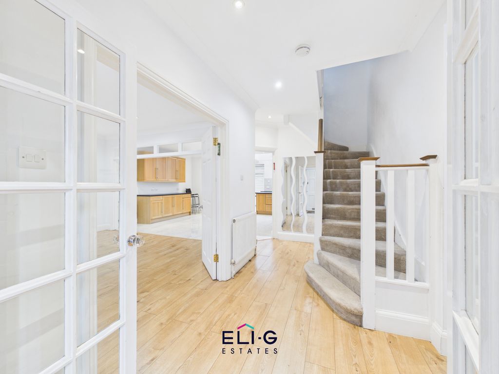 Property photo 2 of 17 Gallery