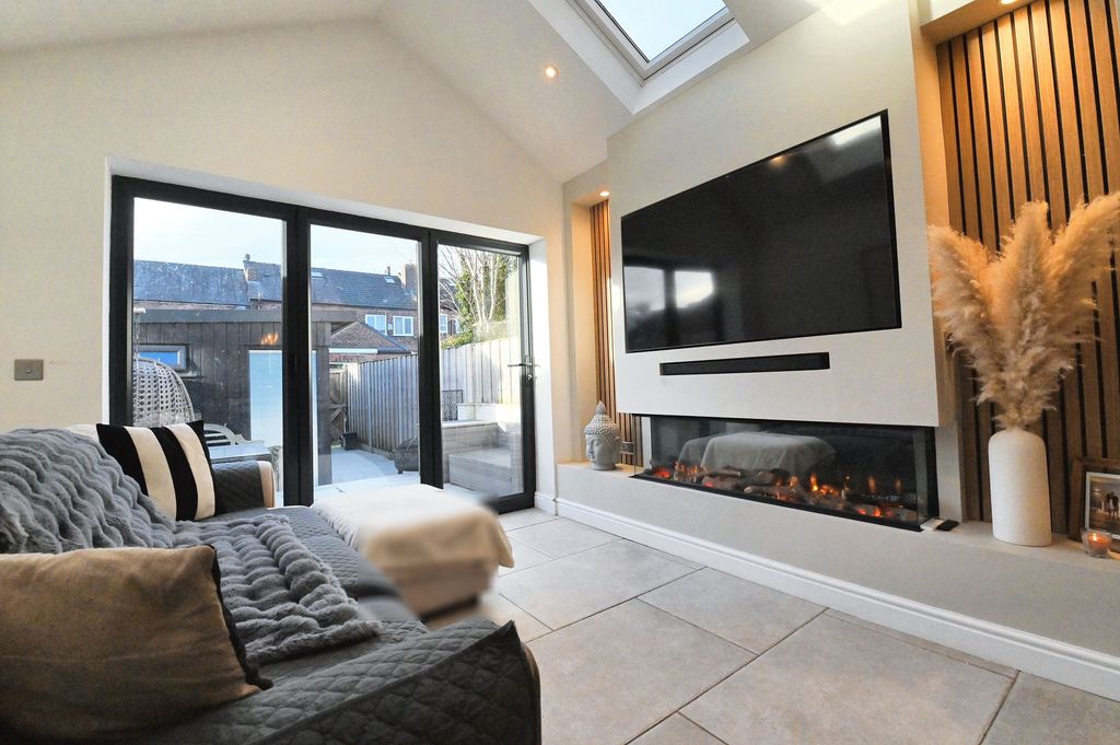 Property photo 2 of 24