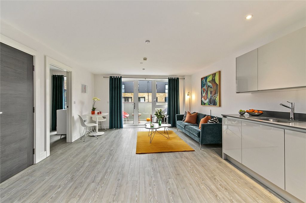 Property photo 1 of 17 Picture No. 02