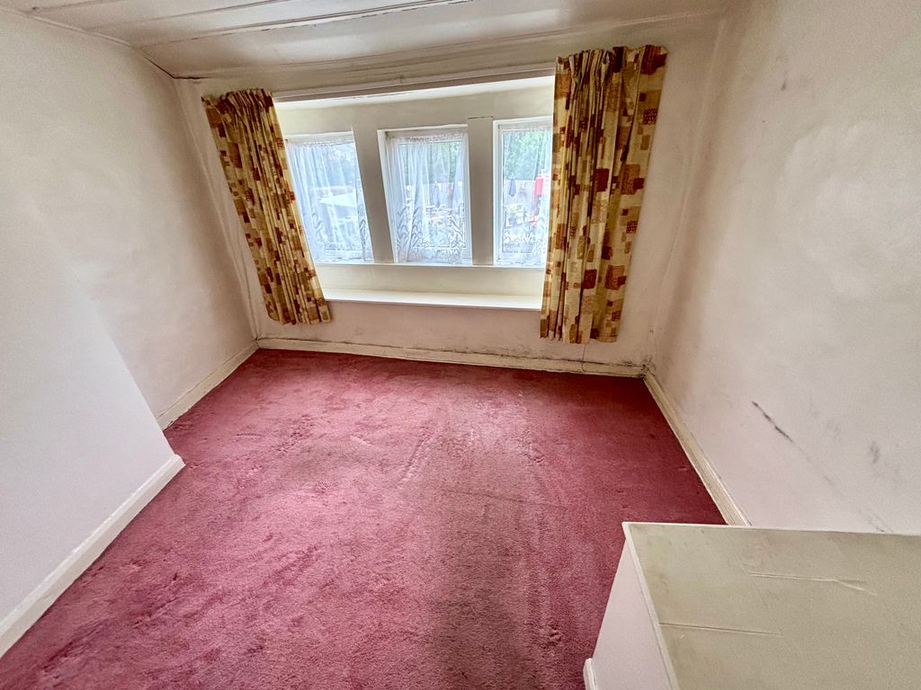 Property photo 3 of 6 Bedroom