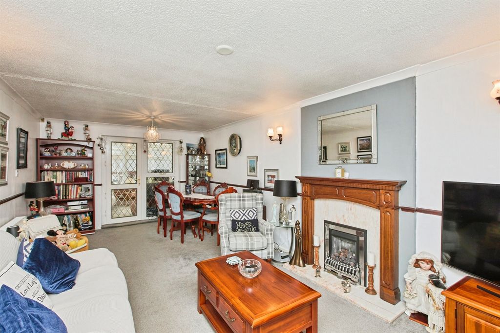 Property photo 3 of 20