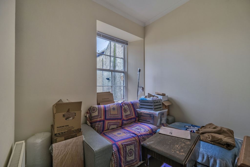 Property photo 3 of 40