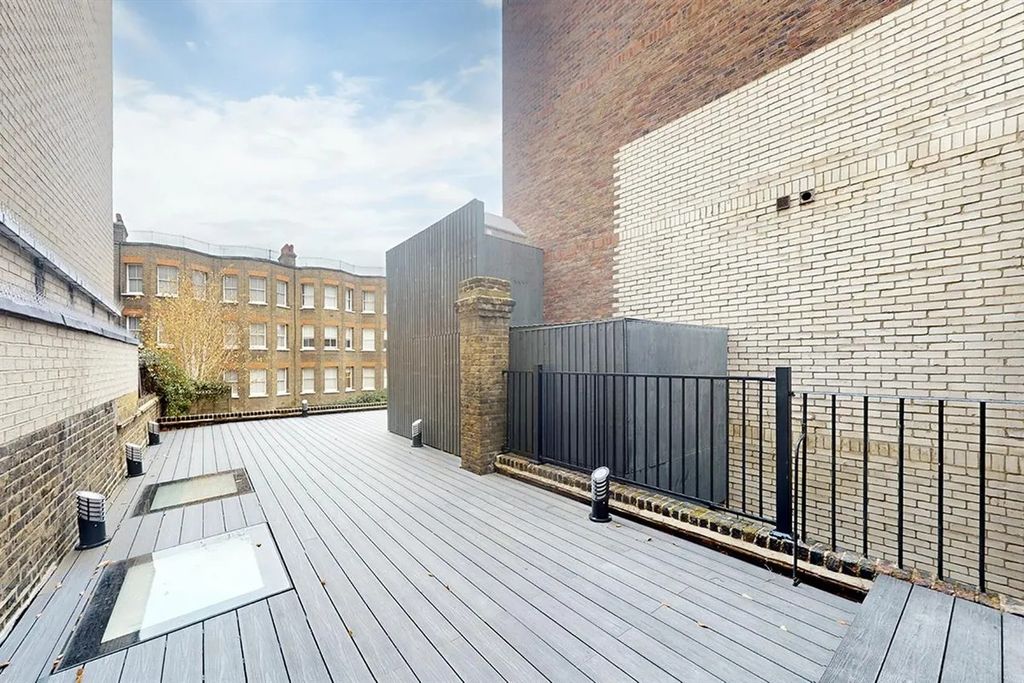 Property photo 1 of 13 Photo 2