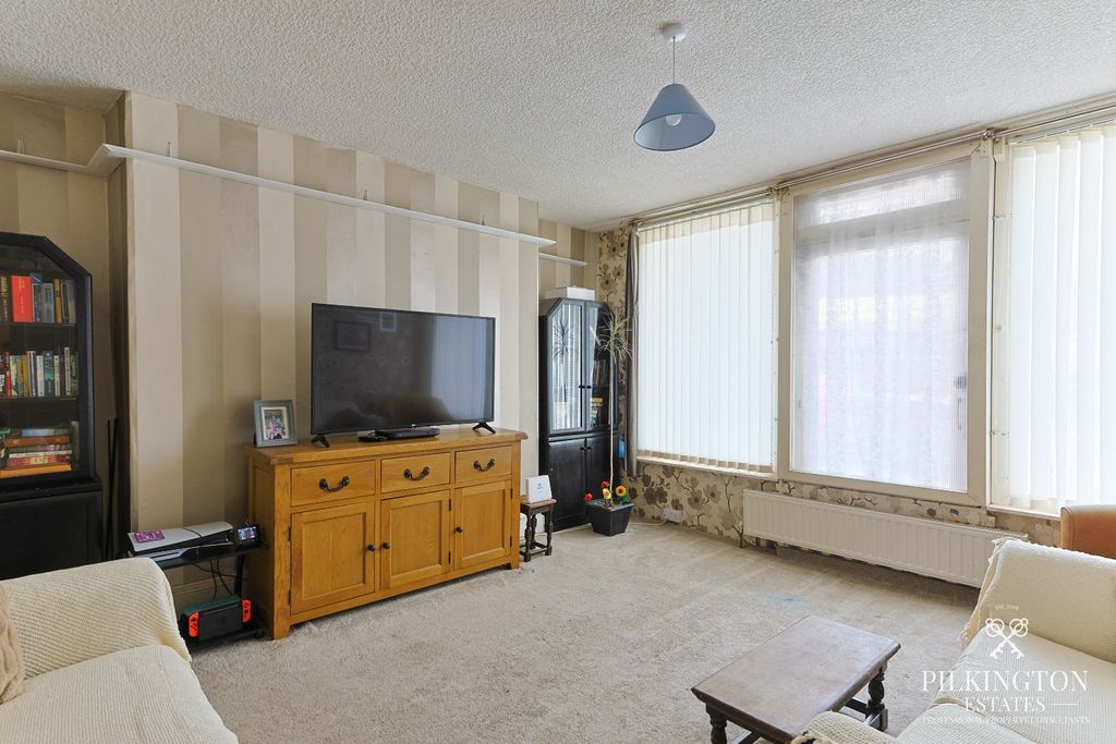 Property photo 2 of 21 5204853