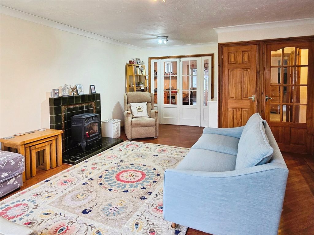 Property photo 2 of 16 Living/Dining Room