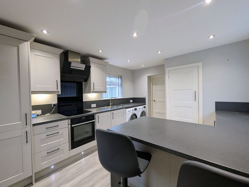 Property photo 2 of 25