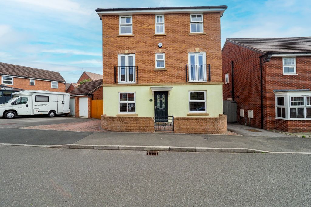 Property photo 1 of 32 Img_2893