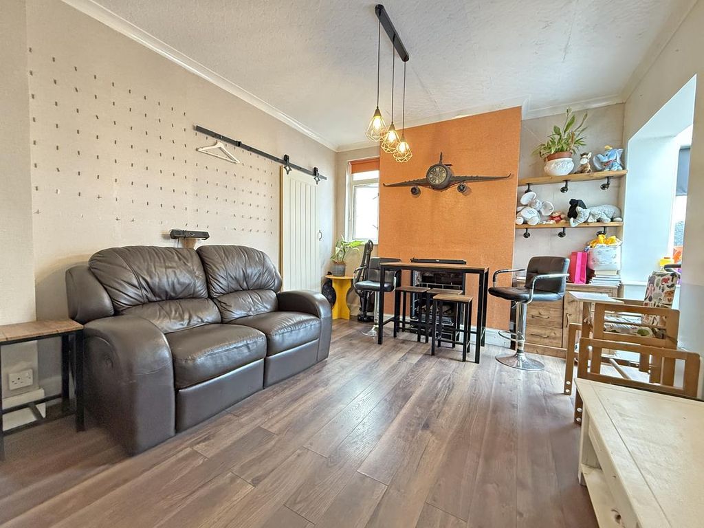 Property photo 3 of 11 Cedarcroft Road 4 - Dining Room.Jpg