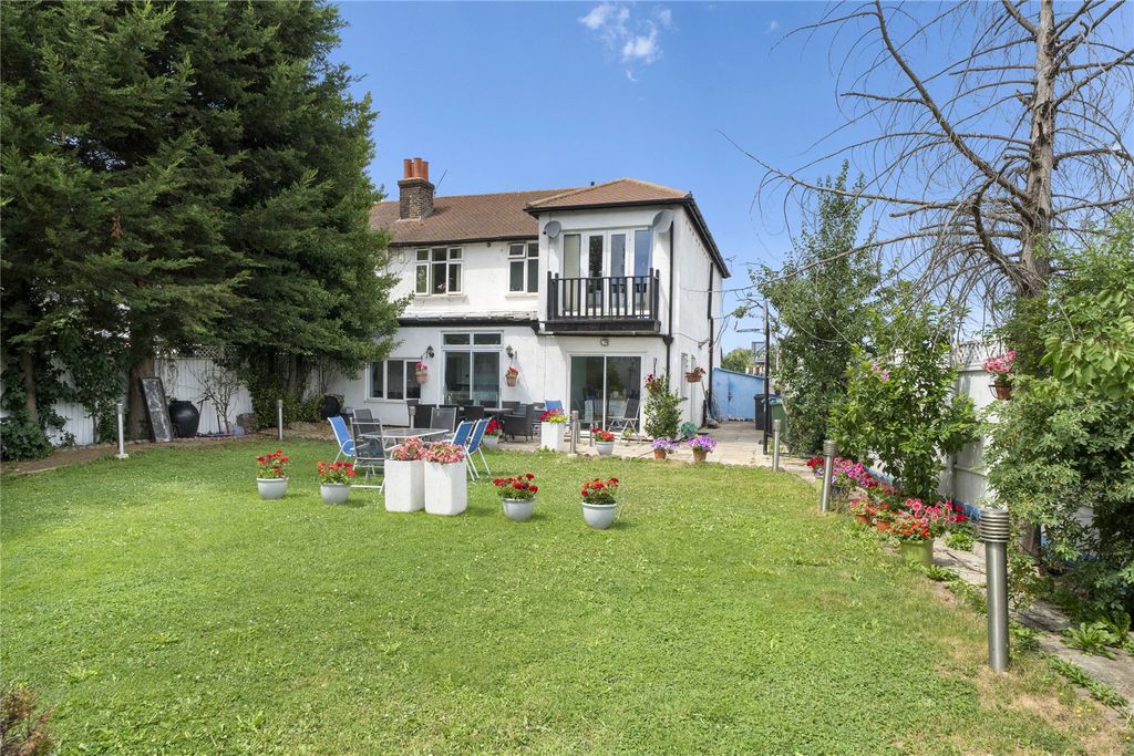 Property photo 3 of 19 Picture No. 21