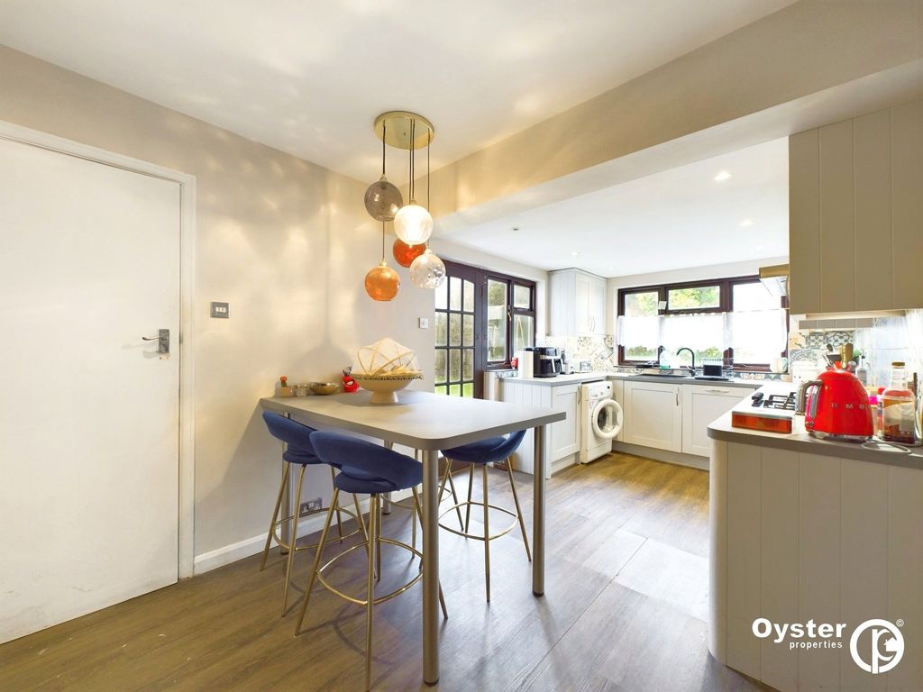 Property photo 3 of 15 Kitchen