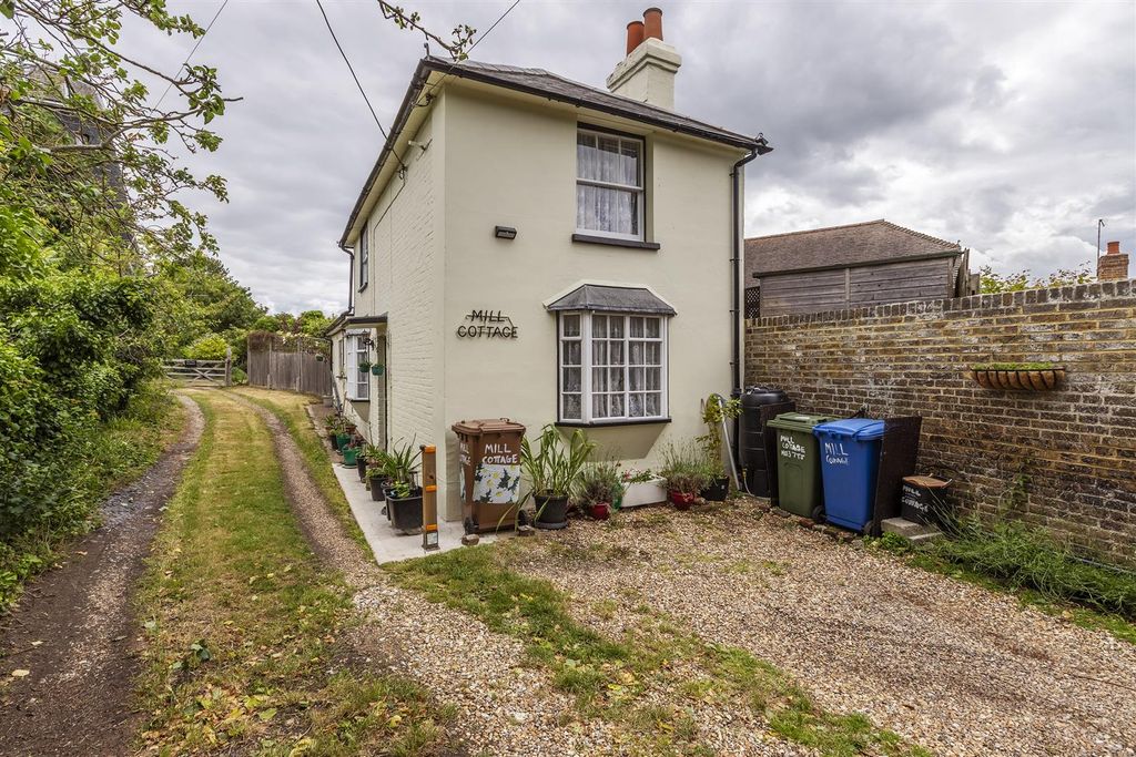 Property photo 2 of 24