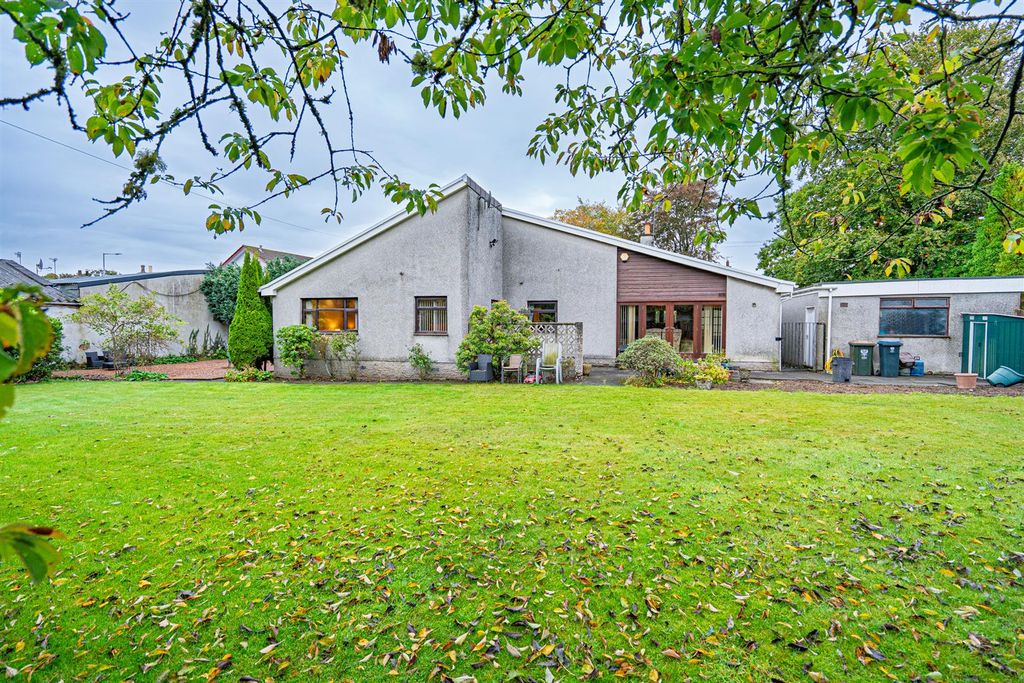 Property photo 2 of 37 60 Muirs-5.Jpg