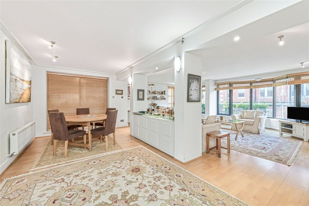 Property photo 2 of 23 Picture No. 18