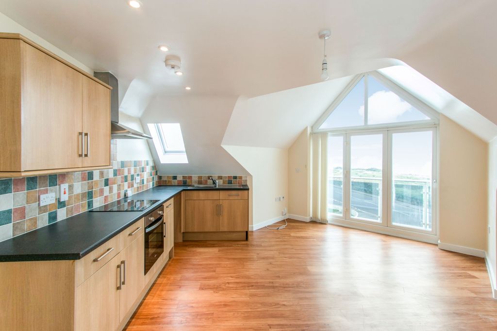 Property photo 2 of 10 664Ec6d6-B993-4531-A
