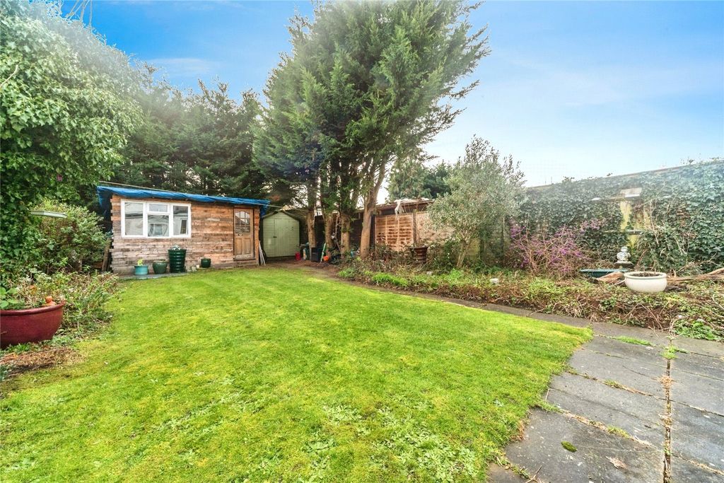 Property photo 3 of 13 Garden