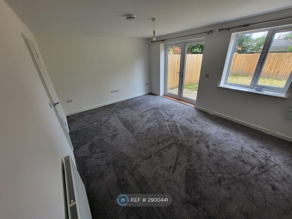 Property photo 3 of 18 Lounge