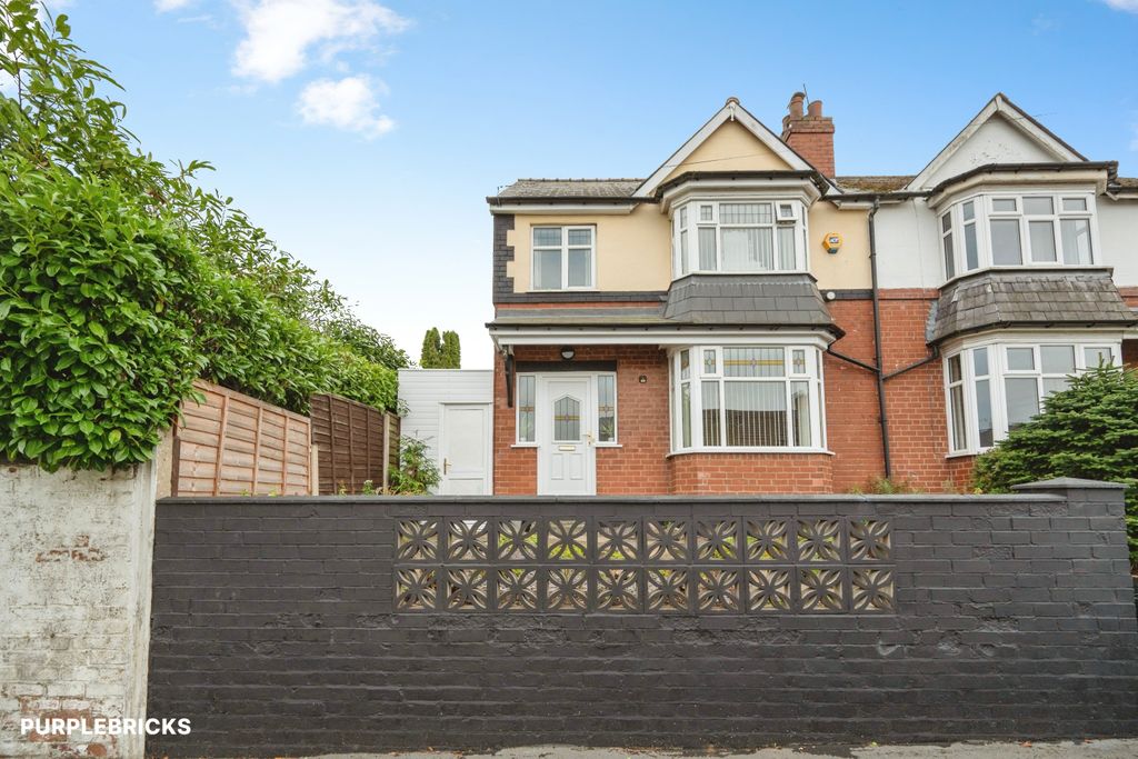 Property photo 2 of 33