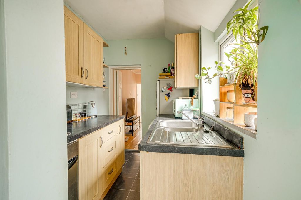 Property photo 2 of 23