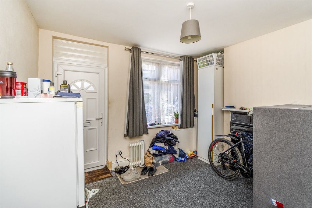 Property photo 3 of 13