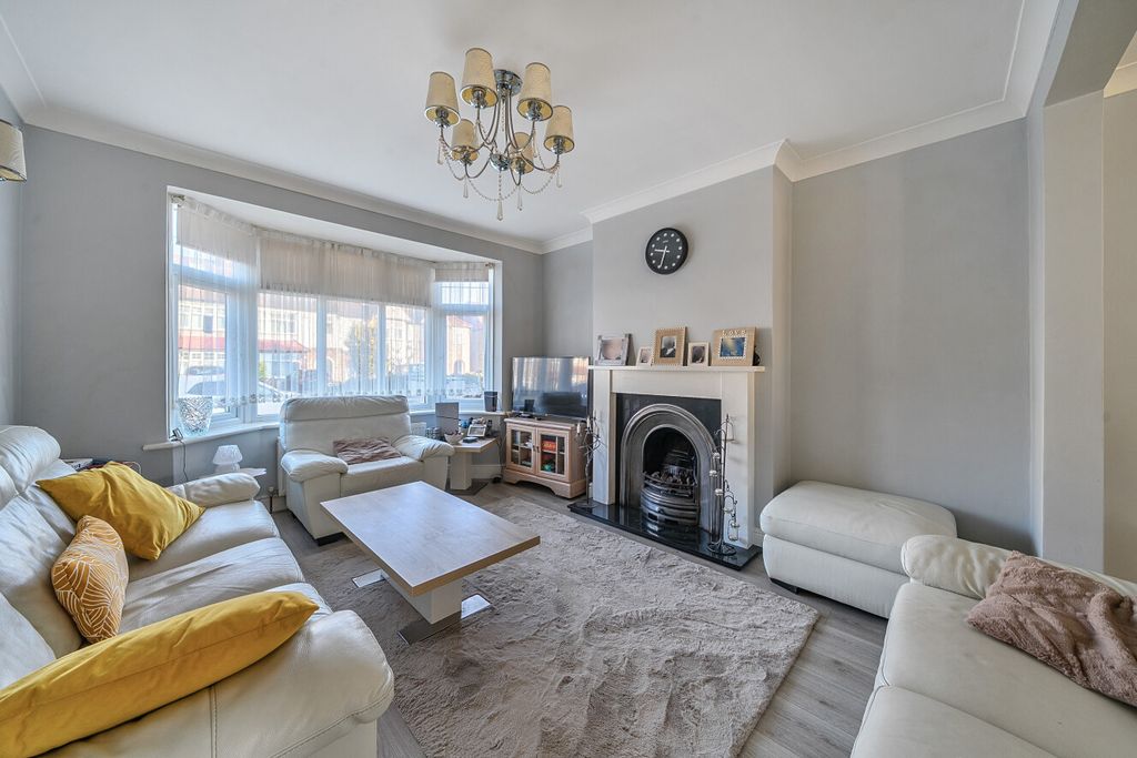 Property photo 3 of 15 1404701-11-6979Da...