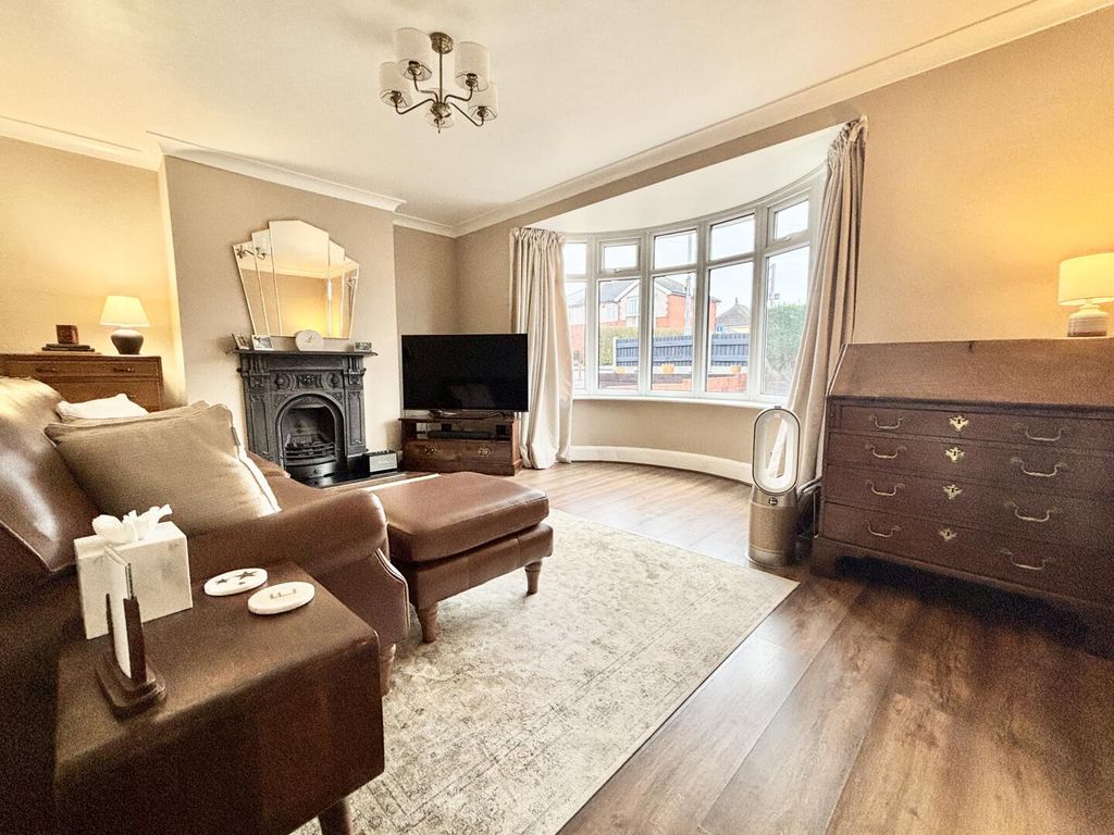 Property photo 2 of 22 Living Room