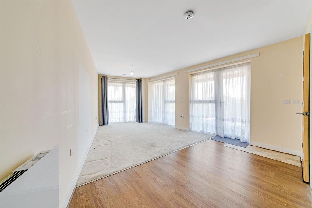 Property photo 1 of 15 05-Eaba27 Lewis House, 224 Beulah Hill -2-Medium.J