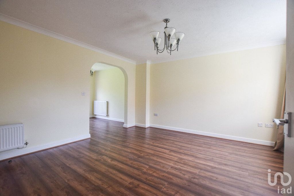 Property photo 3 of 7