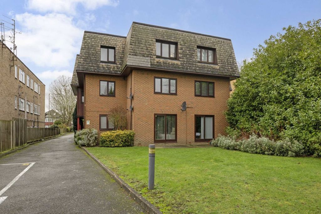 Property photo 1 of 8