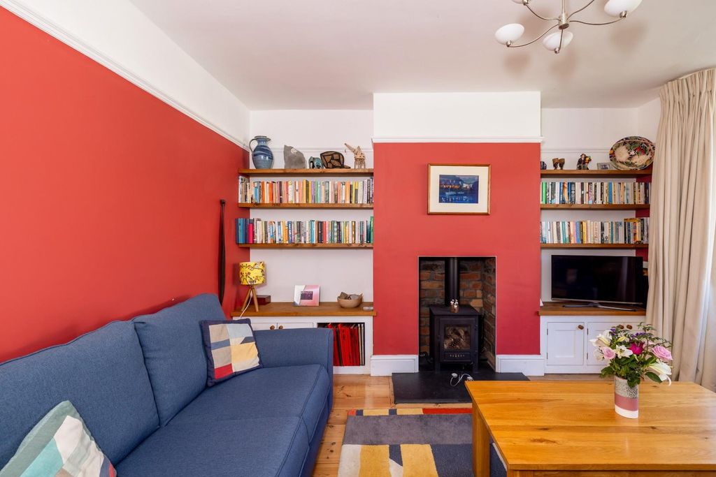 Property photo 1 of 32 Char6769-Hdr.Jpg