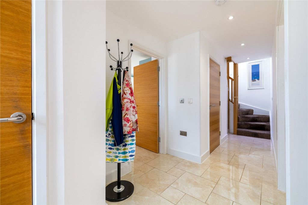 Property photo 3 of 44 Picture No. 82