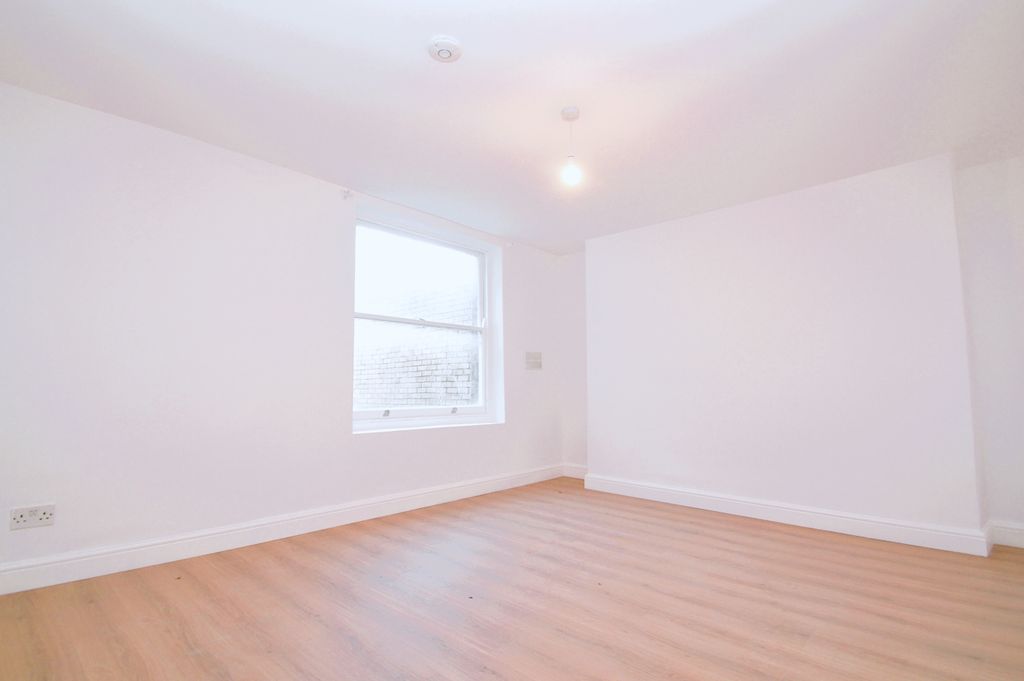 Property photo 2 of 8 Dsc_0577