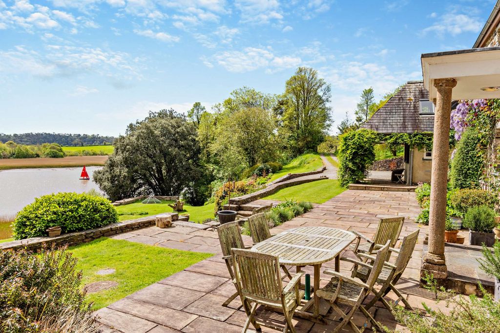 Property photo 2 of 29 Grounds