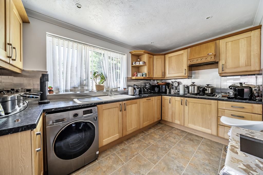 Property photo 2 of 20 Kitchen