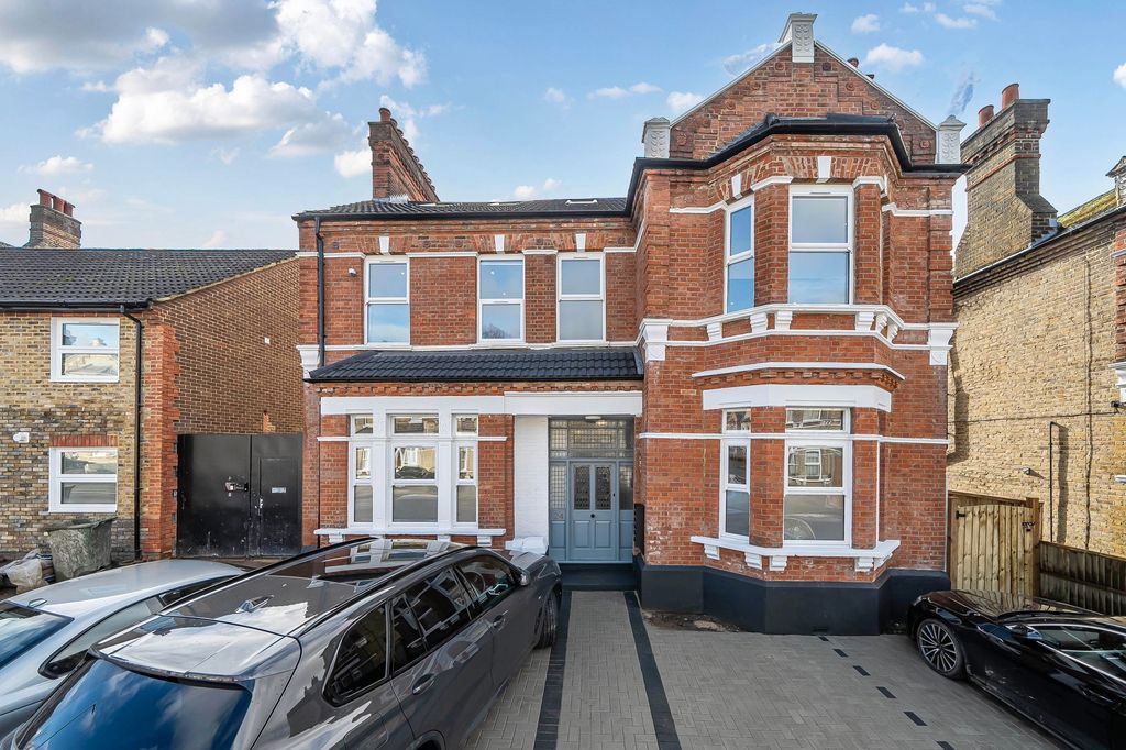 Property photo 1 of 14