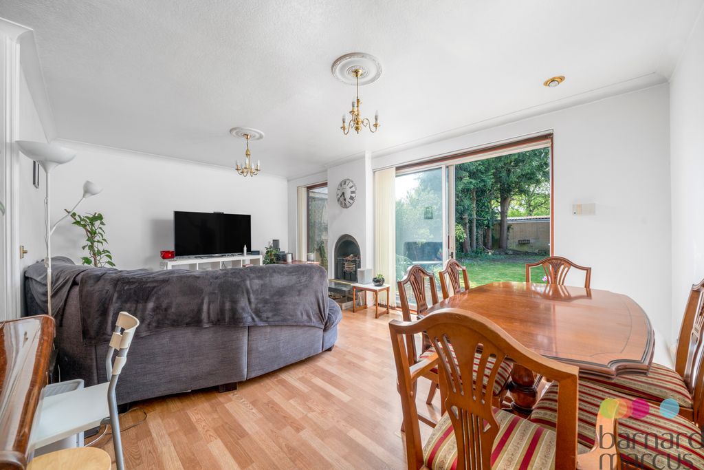 Property photo 2 of 20