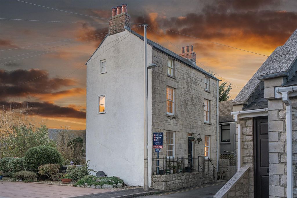 Property photo 1 of 23 1-692688277c7F7-1384268-24-6925Dbfb52567-1.Jpg