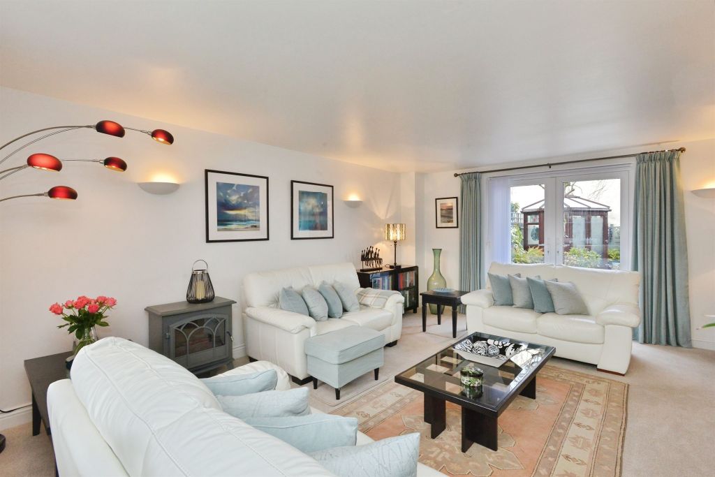 Property photo 2 of 19