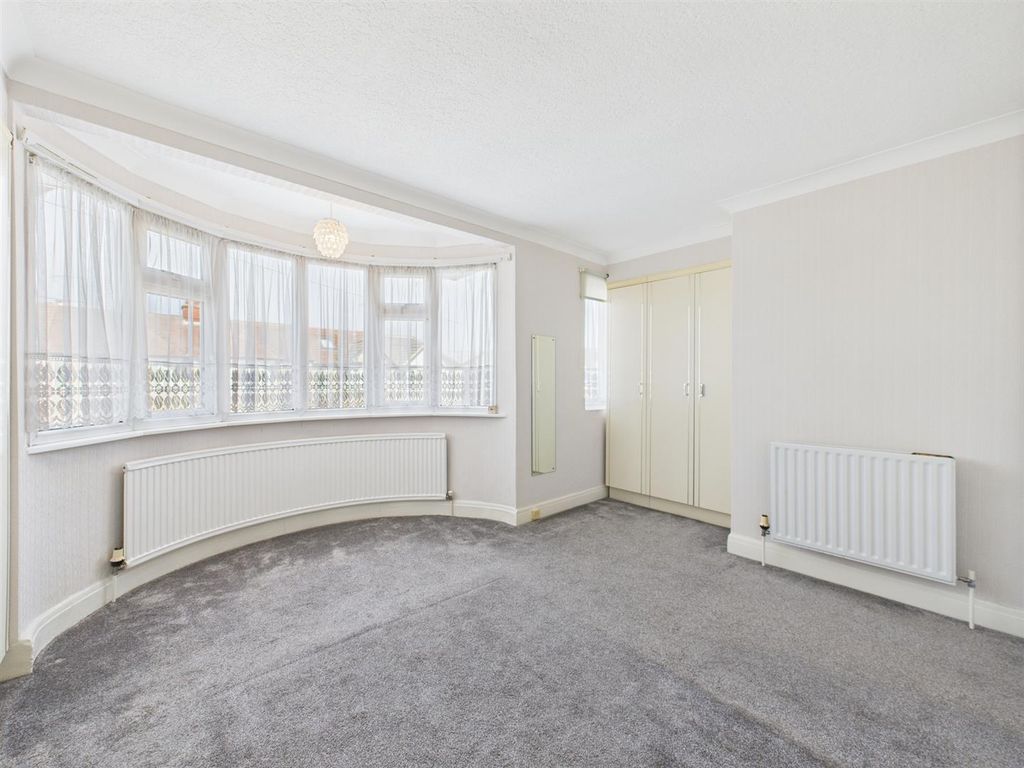 Property photo 3 of 10 Cam05080G0-Pr0153-Still020.Jpg
