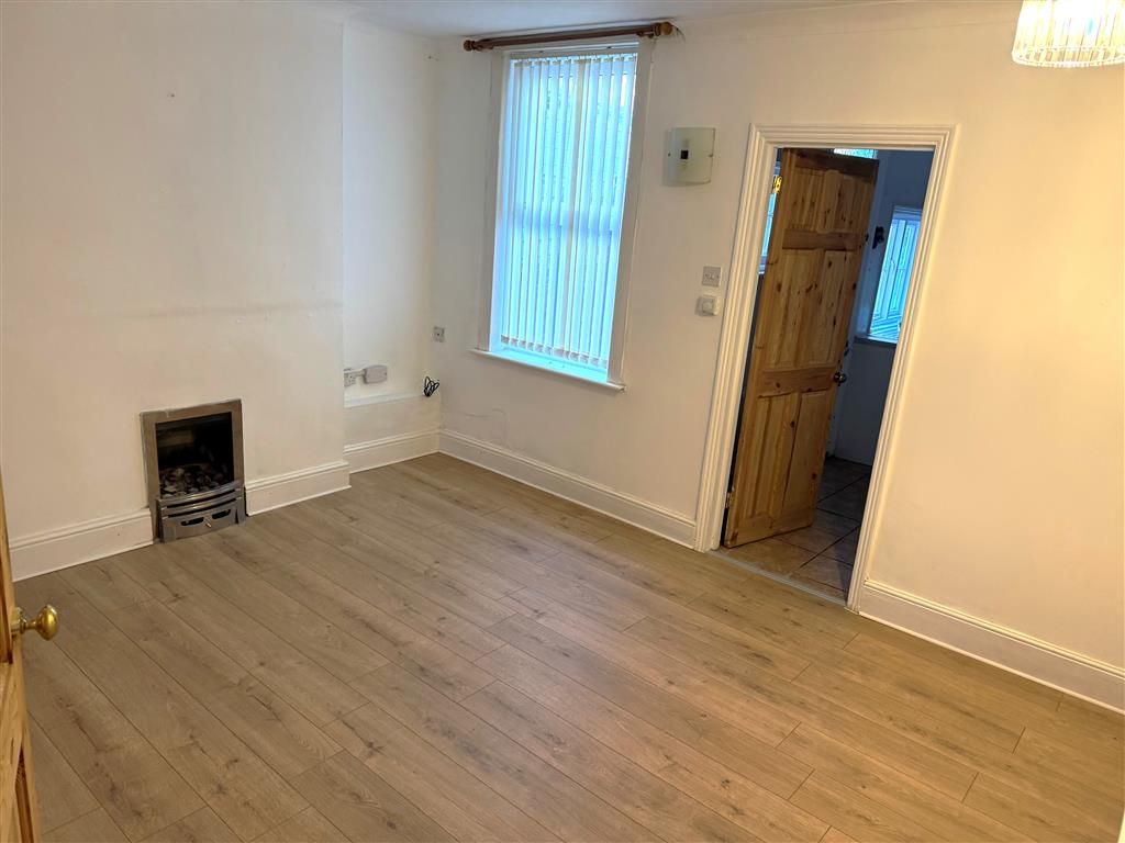 Property photo 2 of 6 Living Room