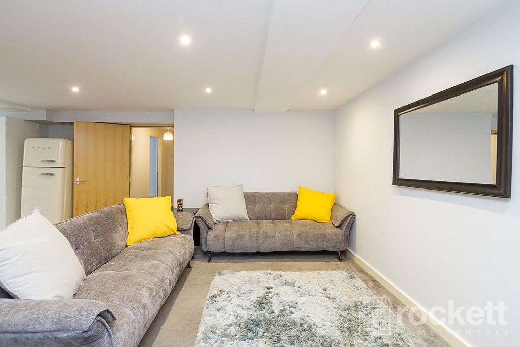 Property photo 3 of 22 Picture No. 21