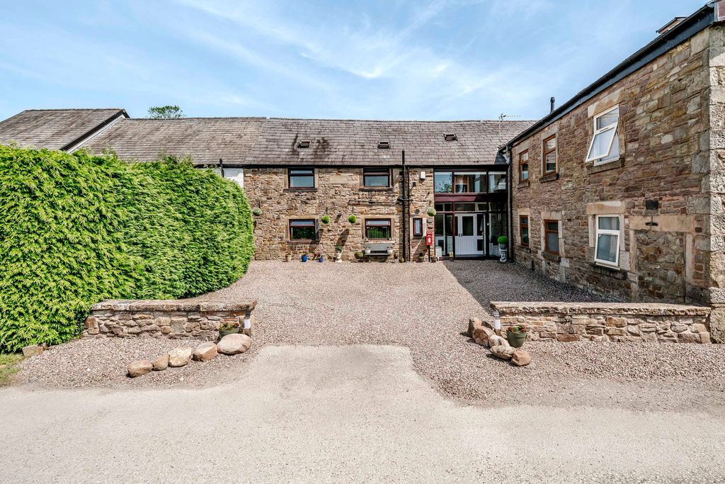 Property photo 1 of 75