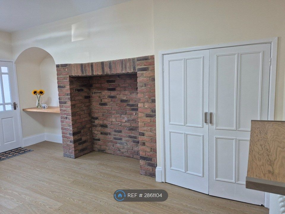 Property photo 3 of 22 Kitchen