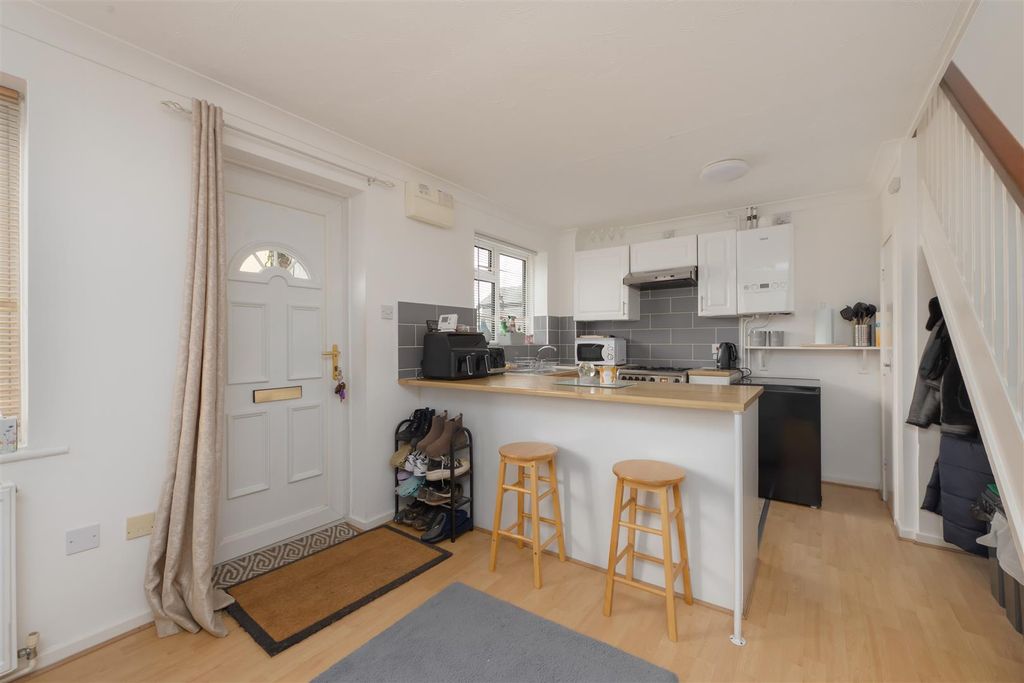 Property photo 3 of 12 Lavender Close, Chestfield, Whitstable