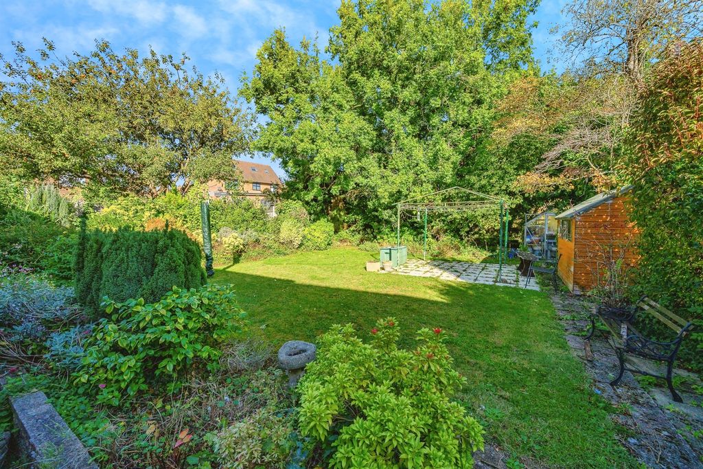 Property photo 2 of 17