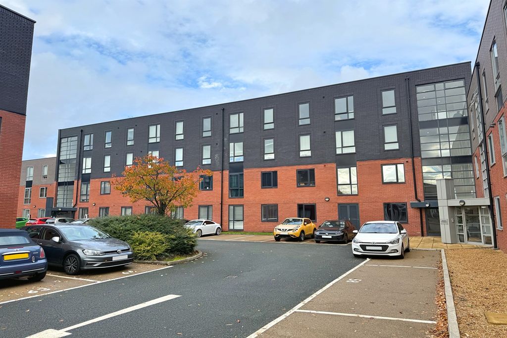 Property photo 1 of 15 (Main)